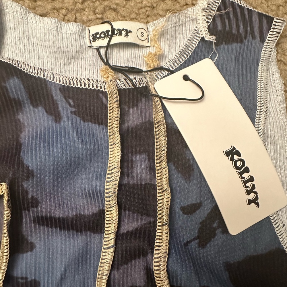 Crop top - Picture 2 of 3
